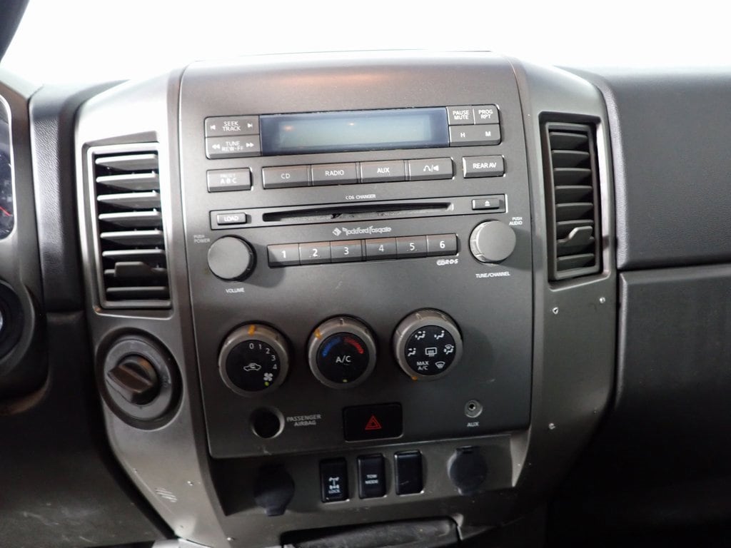 Used 2004 Nissan Titan SE with VIN 1N6AA07B74N565909 for sale in Rockbridge, OH