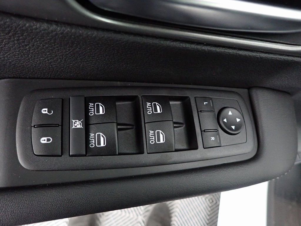 2026 Chrysler Pacifica Select - Photo 20