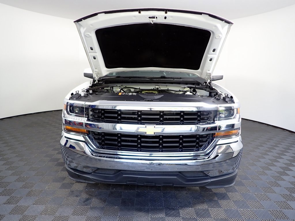 2018 Chevrolet Silverado 1500 LT photo 3