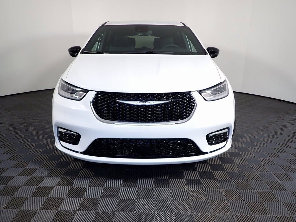 2026 Chrysler Pacifica Select - Photo 8