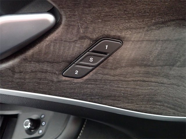 2023 Jeep Grand Cherokee Limited photo 2