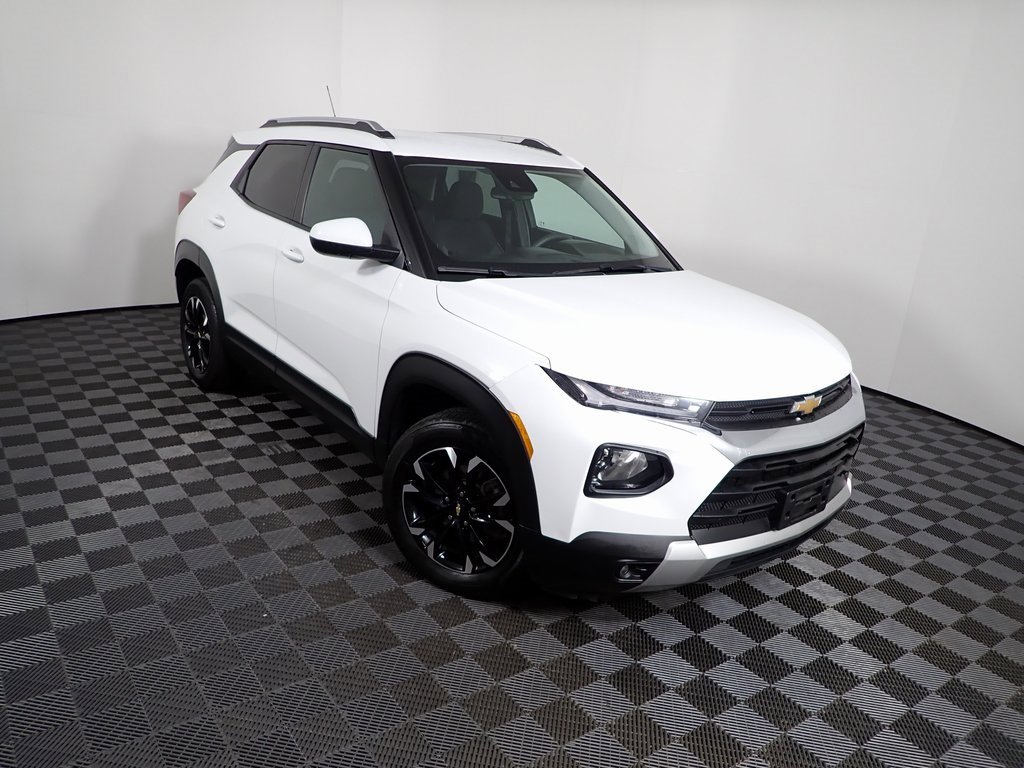 2023 Chevrolet Trailblazer LT photo 2