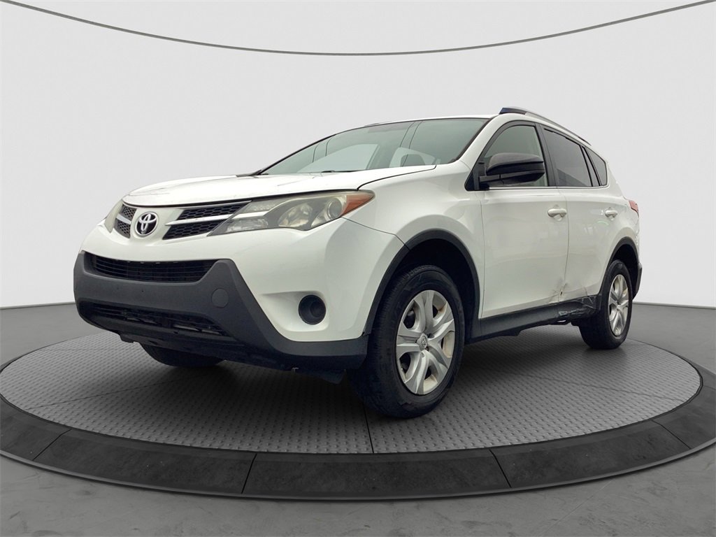 2015 Toyota RAV4 LE photo 3
