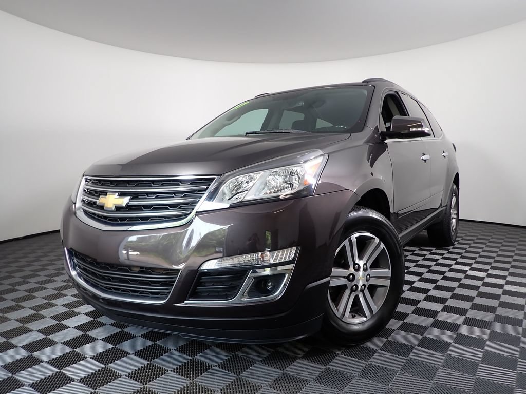 Used 2017 Chevrolet Traverse 2LT with VIN 1GNKRHKD4HJ262050 for sale in Logan, OH