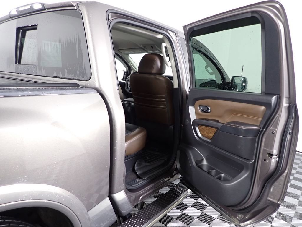 2017 Nissan Titan Platinum Reserve - Photo 36