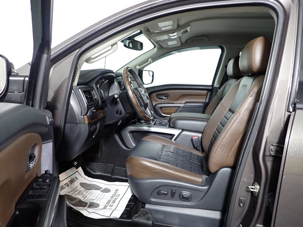 2017 Nissan Titan Platinum Reserve - Photo 23