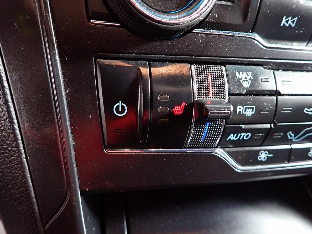 2016 Ford Explorer XLT photo 3