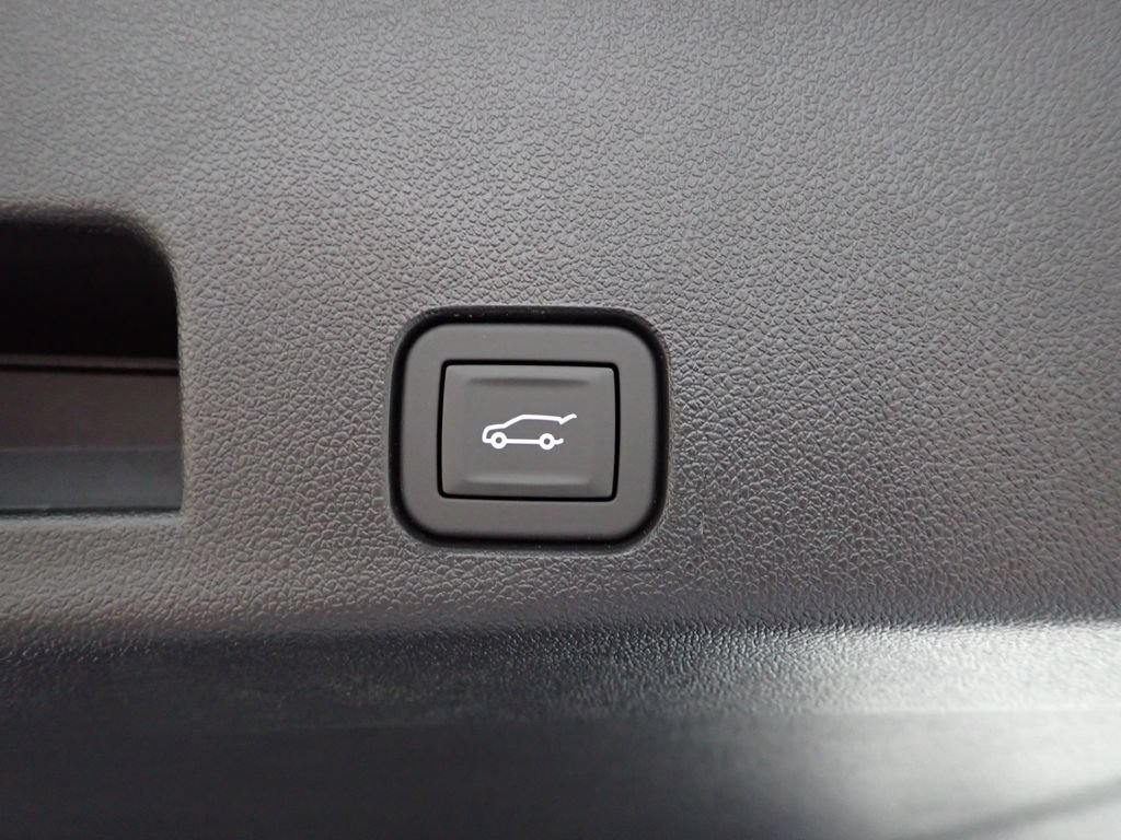 2026 Chevrolet Traverse LT - Photo 18