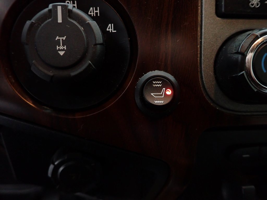 2012 Ford F-250 Lariat photo 2