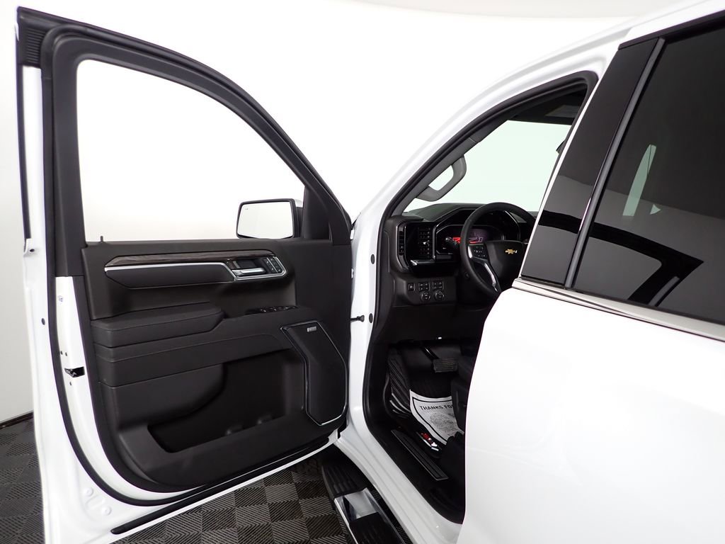 2026 Chevrolet Silverado 1500 LTZ - Photo 19