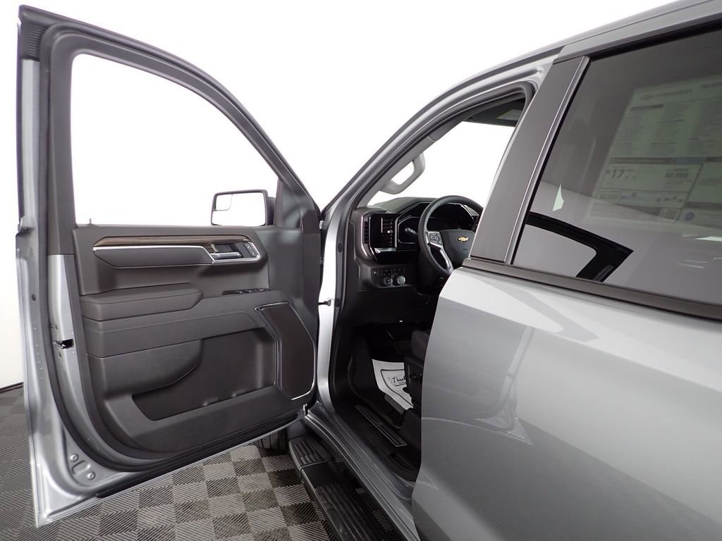 2026 Chevrolet Silverado 1500 LT - Photo 18