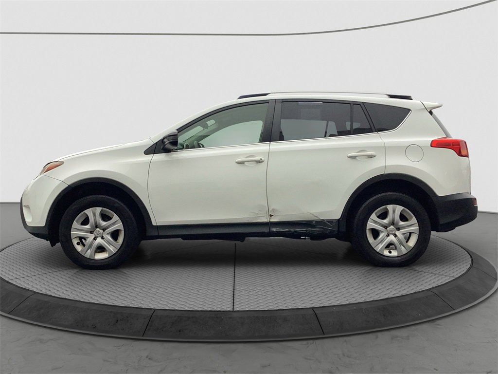 2015 Toyota RAV4 LE photo 4