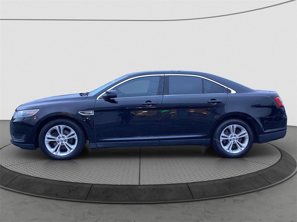 Used 2016 Ford Taurus SE