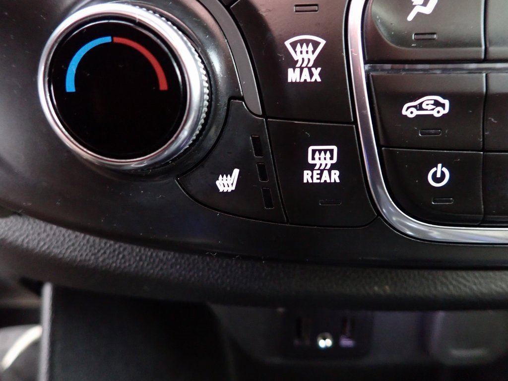 2022 Chevrolet Traverse Cloth photo 2