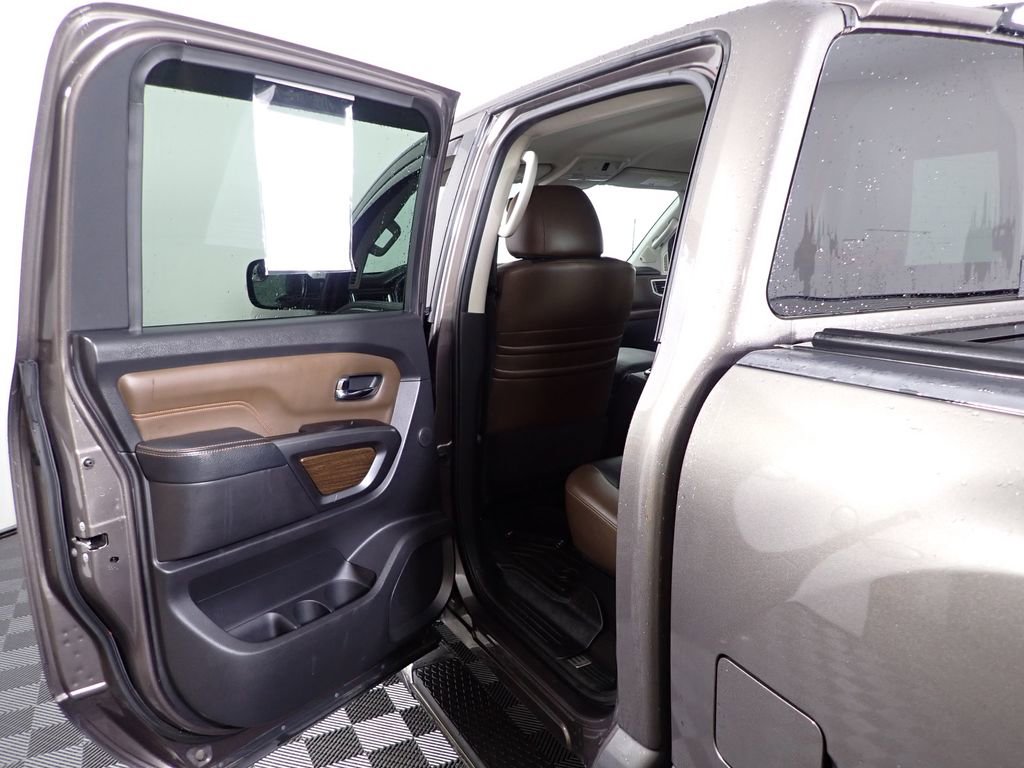 2017 Nissan Titan Platinum Reserve - Photo 34