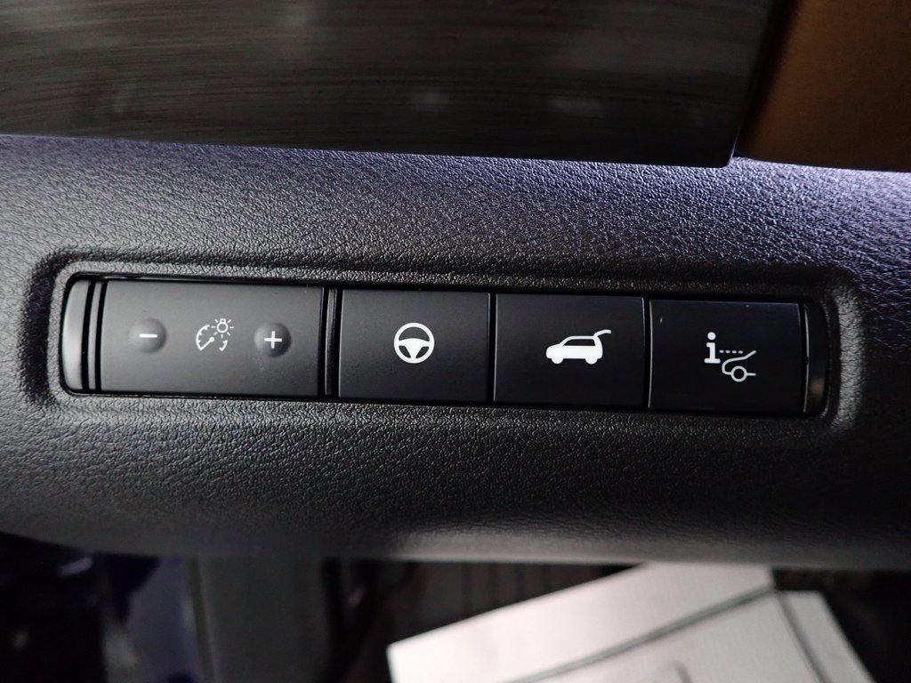2024 Nissan Pathfinder Platinum photo 3