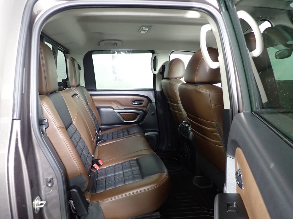 2017 Nissan Titan Platinum Reserve - Photo 37