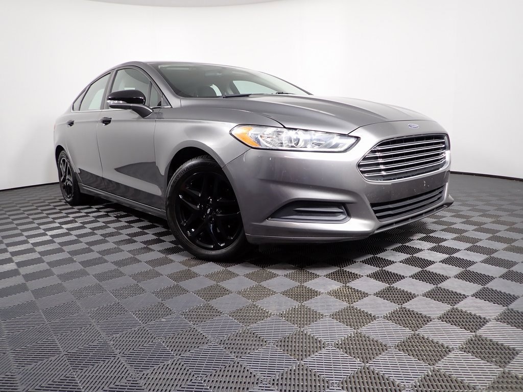 Used 2014 Ford Fusion SE Sedan