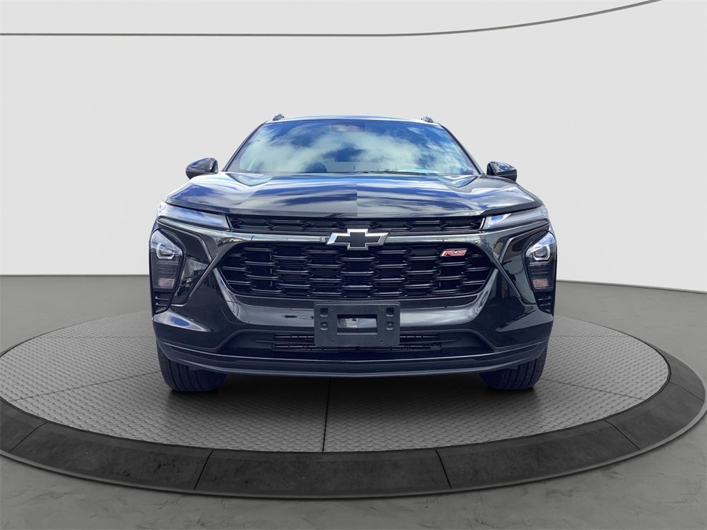 2025 Chevrolet Trax photo 2