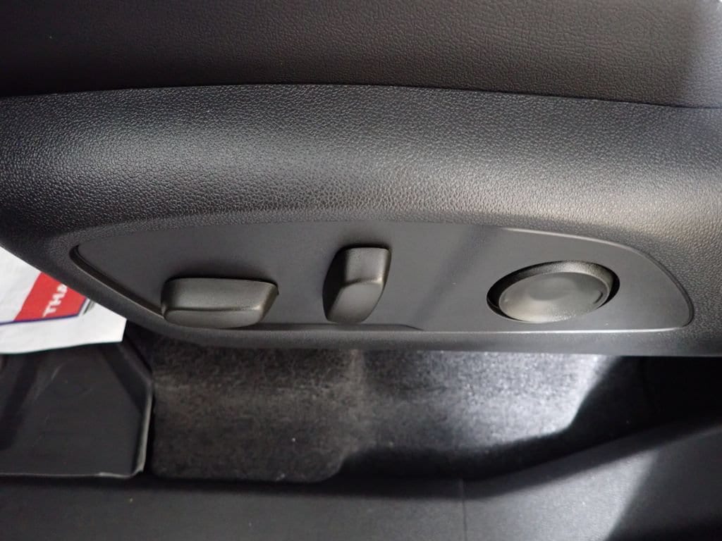 2026 Chevrolet Traverse LT - Photo 25