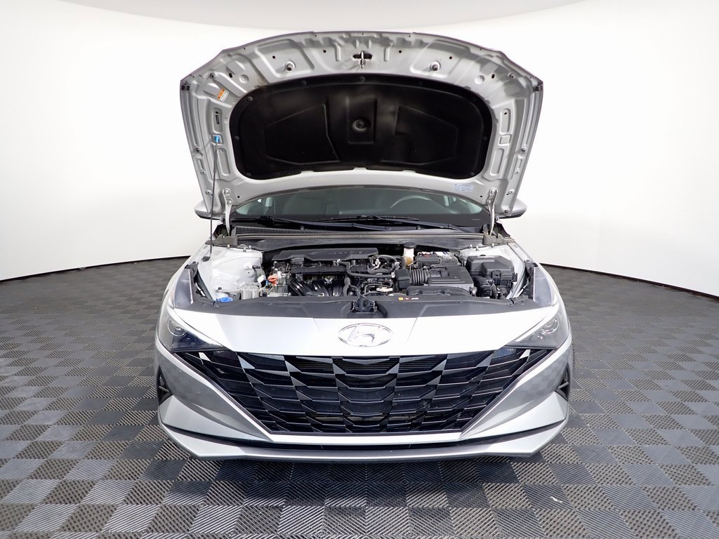 2021 Hyundai Elantra SEL photo 3