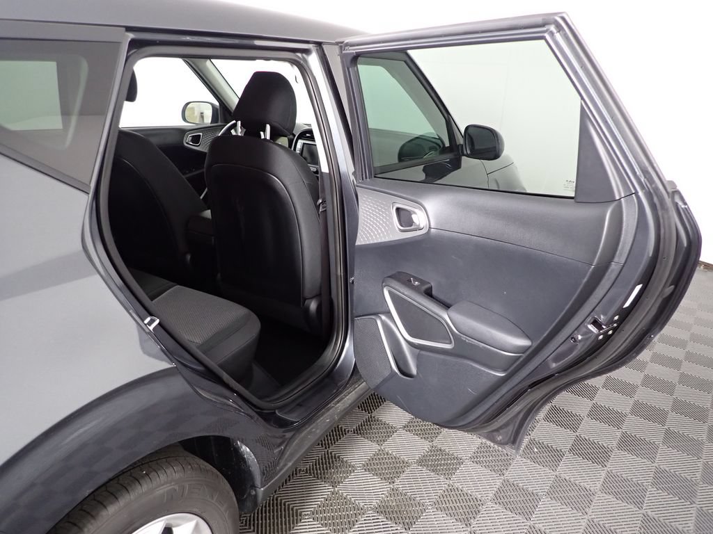 2025 Kia Soul LX - Photo 26