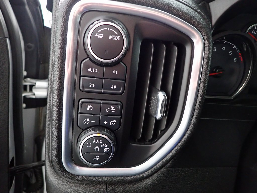 2020 Chevrolet Silverado 1500 RST photo 2
