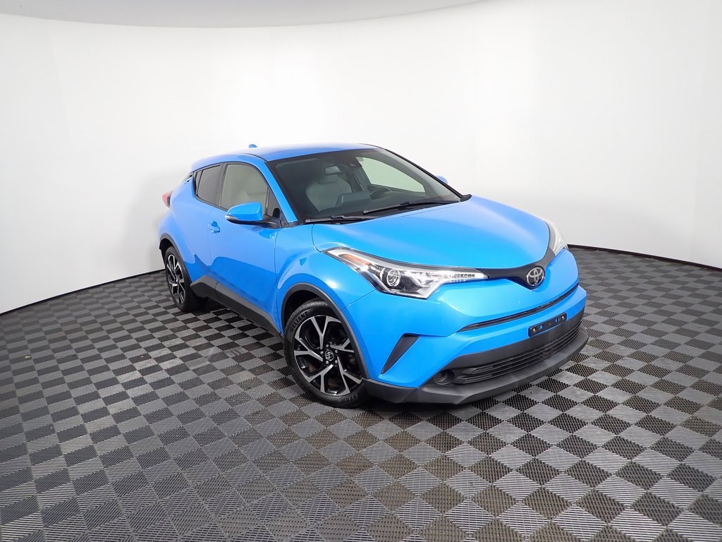 2019 Toyota C-HR XLE photo 3