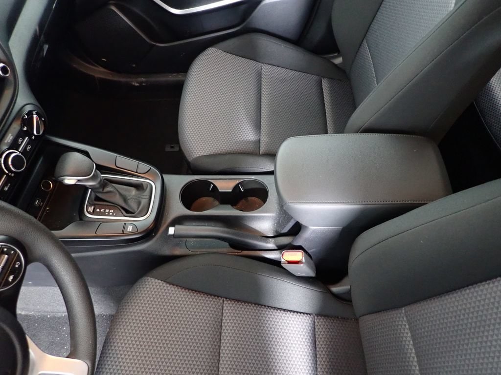 2025 Kia Soul LX - Photo 23