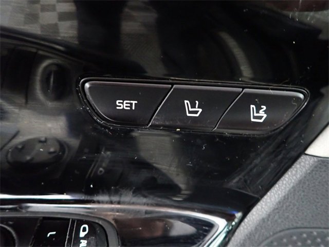 2017 Kia Niro Touring photo 2