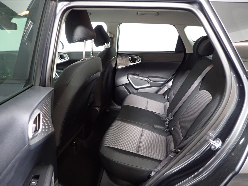 2025 Kia Soul LX - Photo 25