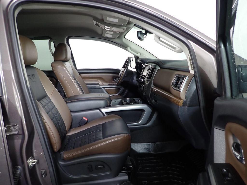 2017 Nissan Titan Platinum Reserve - Photo 40