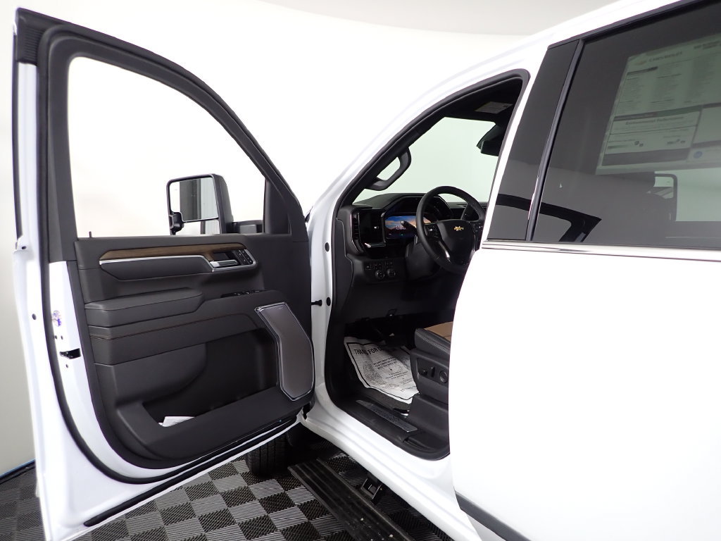 2026 Chevrolet Silverado 3500 HD High Country - Photo 19