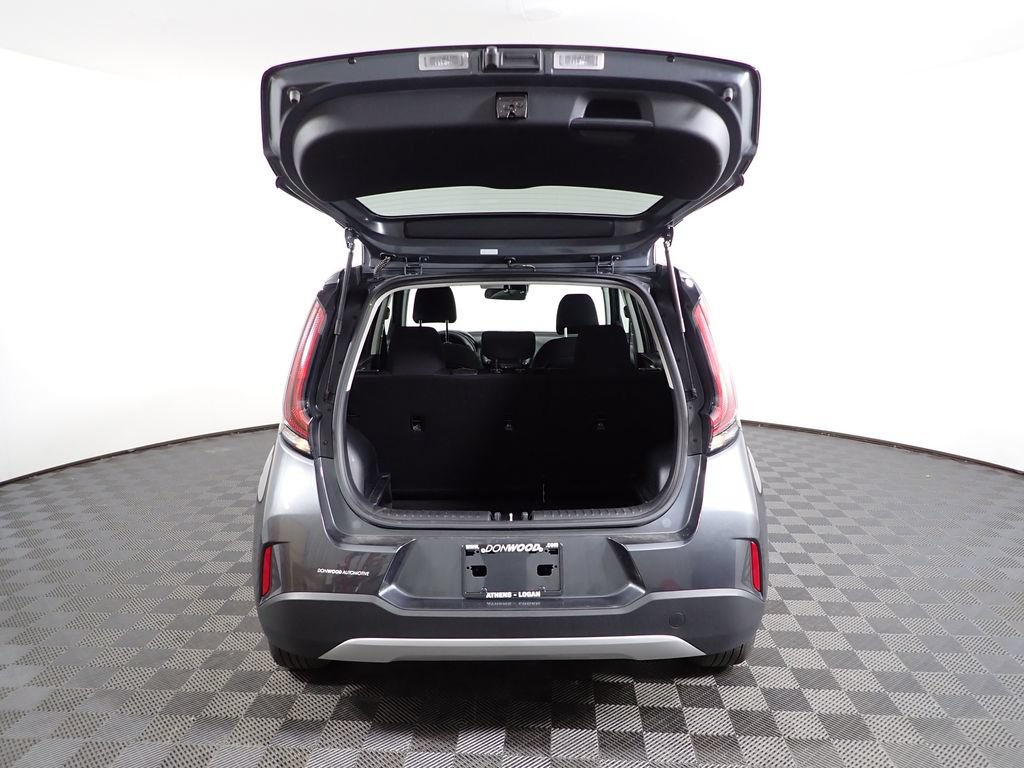 2025 Kia Soul LX - Photo 13