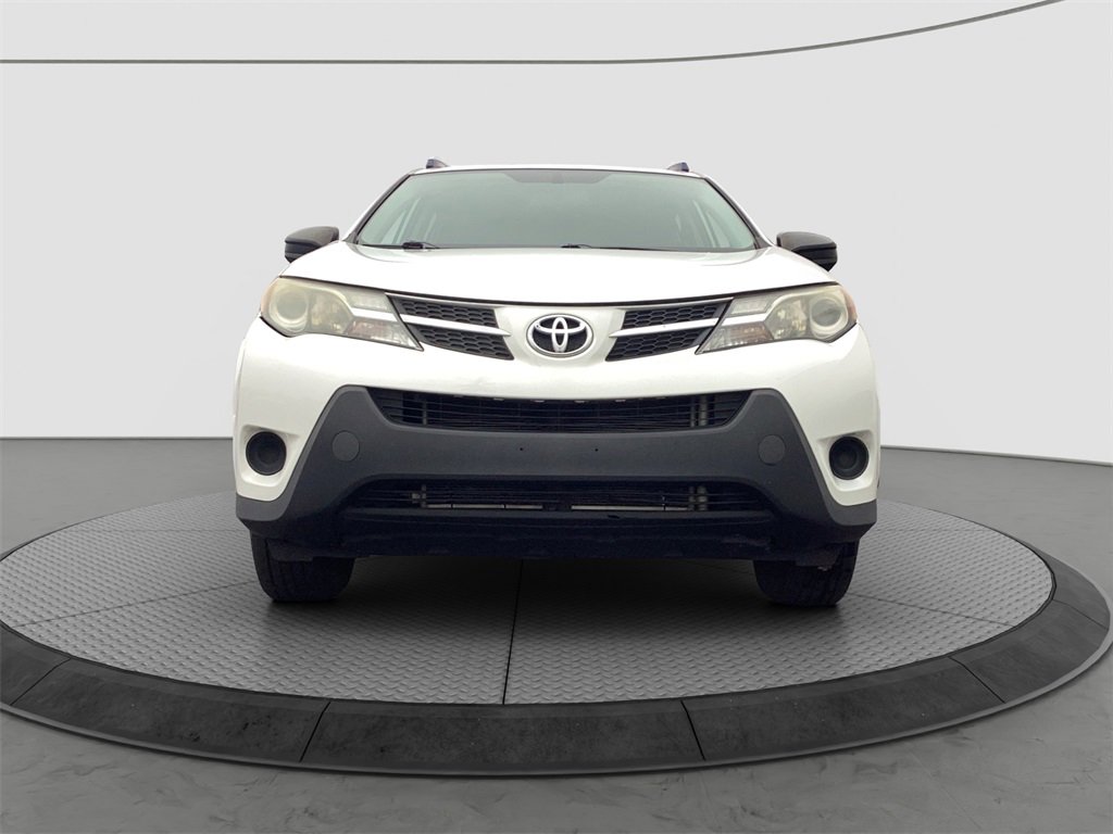 2015 Toyota RAV4 LE photo 2