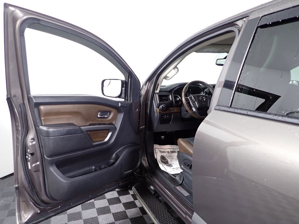2017 Nissan Titan Platinum Reserve - Photo 20