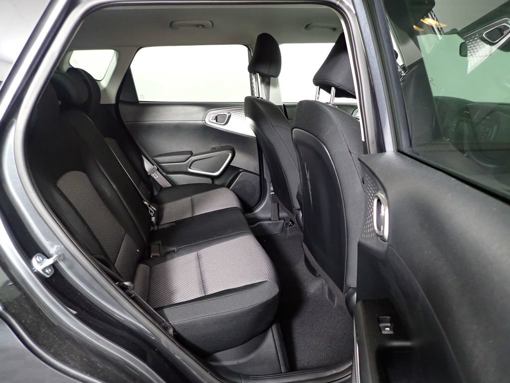 2025 Kia Soul LX - Photo 27