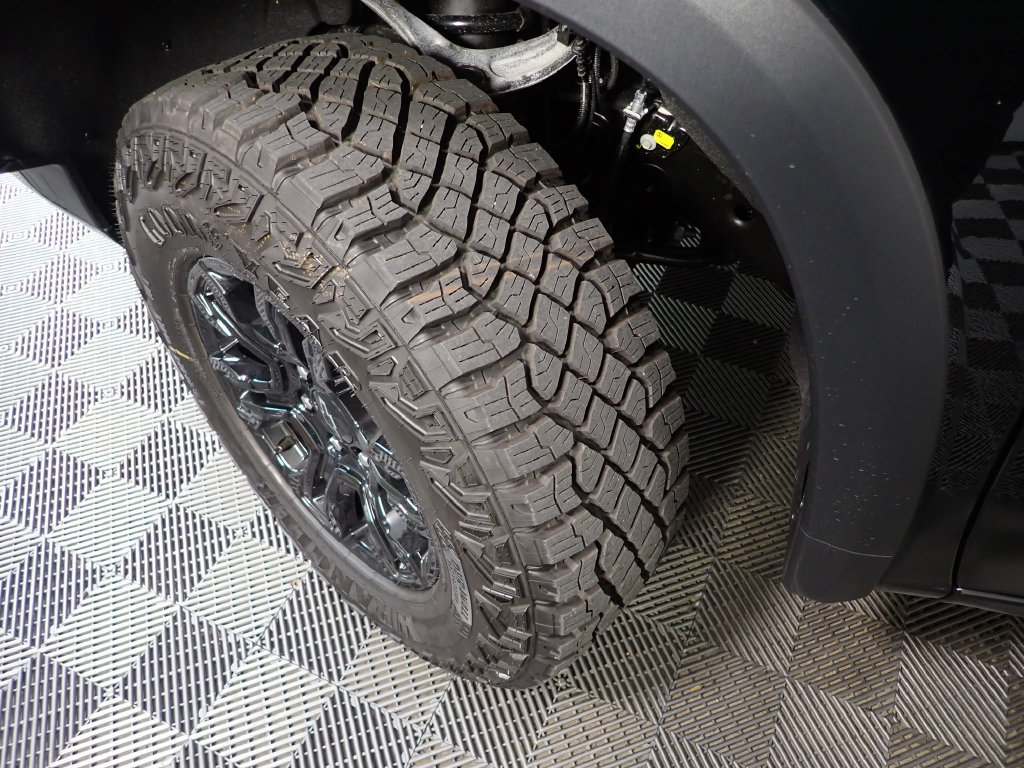 2026 Chevrolet Silverado 1500 ZR2 - Photo 44