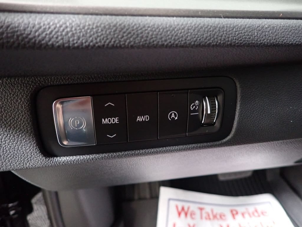 2026 Chevrolet Traverse LT - Photo 26