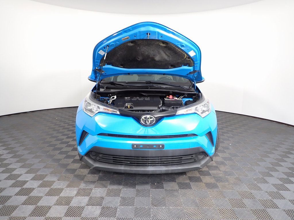 2019 Toyota C-HR XLE photo 4