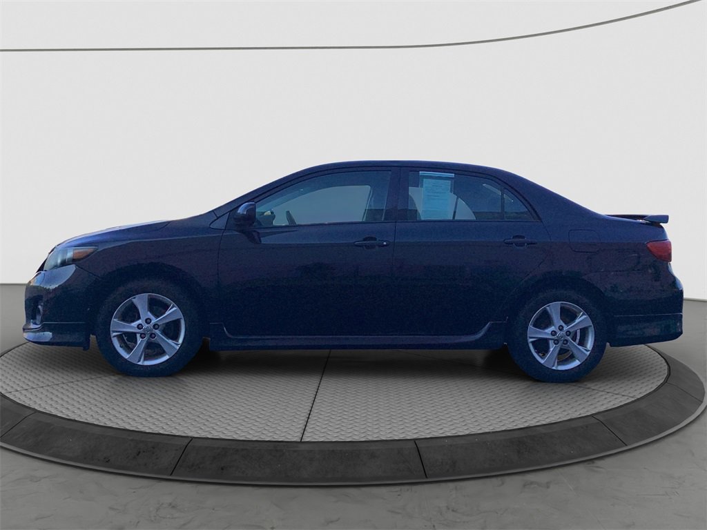 2011 Toyota Corolla L photo 2