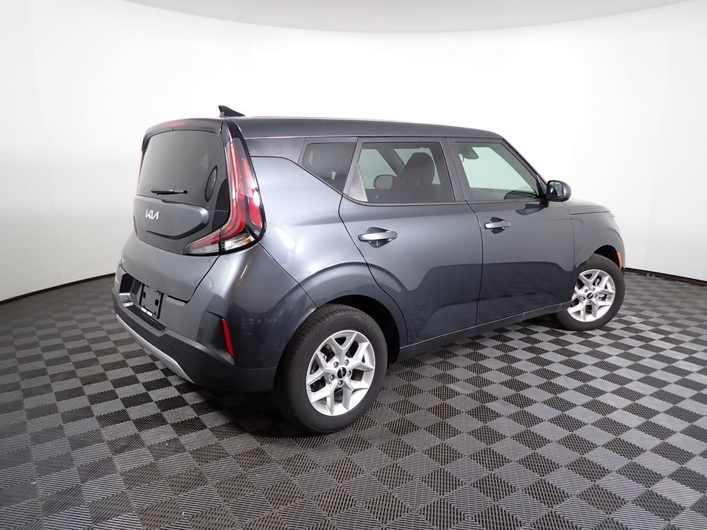 2025 Kia Soul LX - Photo 16