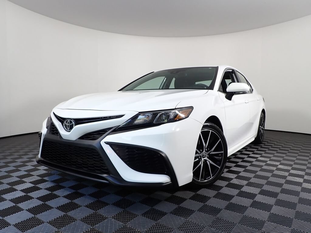 Used 2022 Toyota Camry SE Sedan