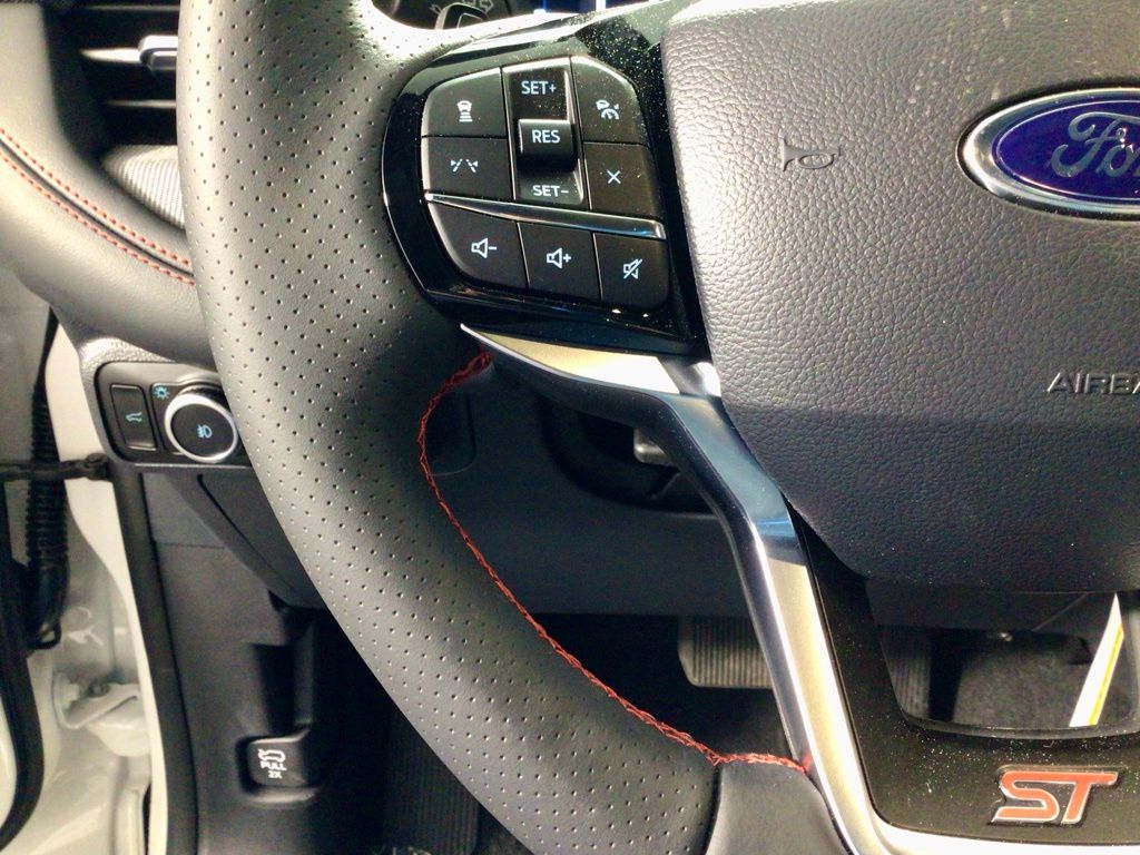 2026 Ford Explorer ST - Photo 24