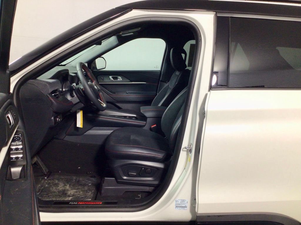 2026 Ford Explorer ST - Photo 19