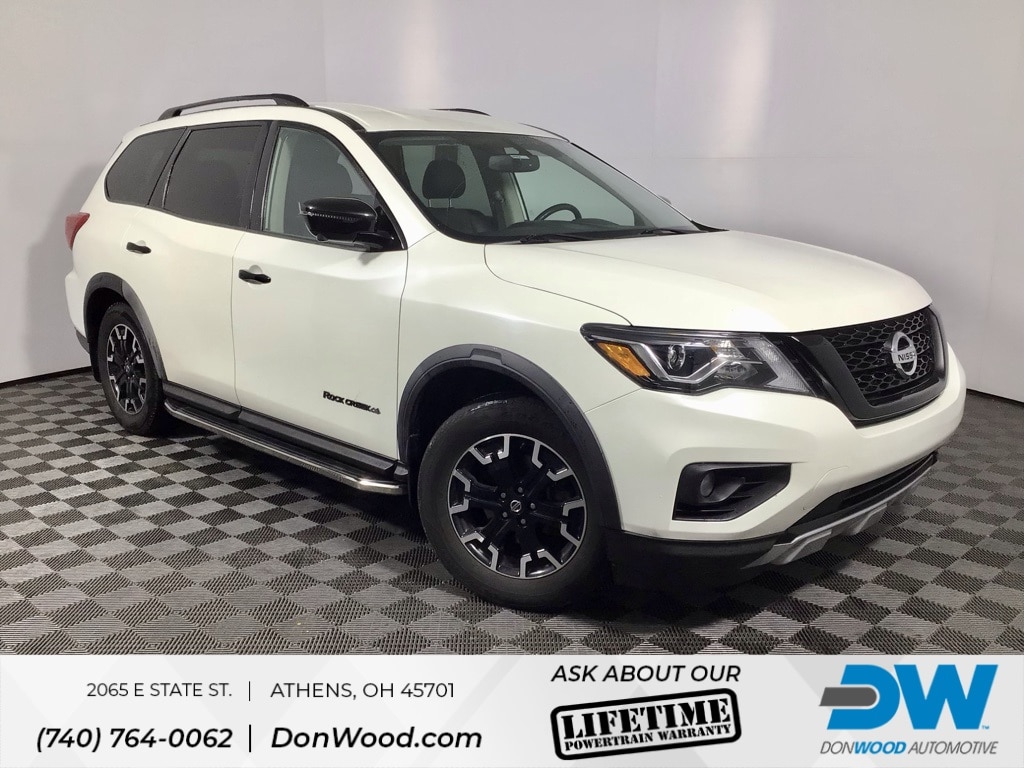 2020 Nissan Pathfinder SL's photo