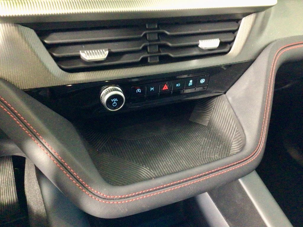2026 Ford Explorer ST - Photo 27