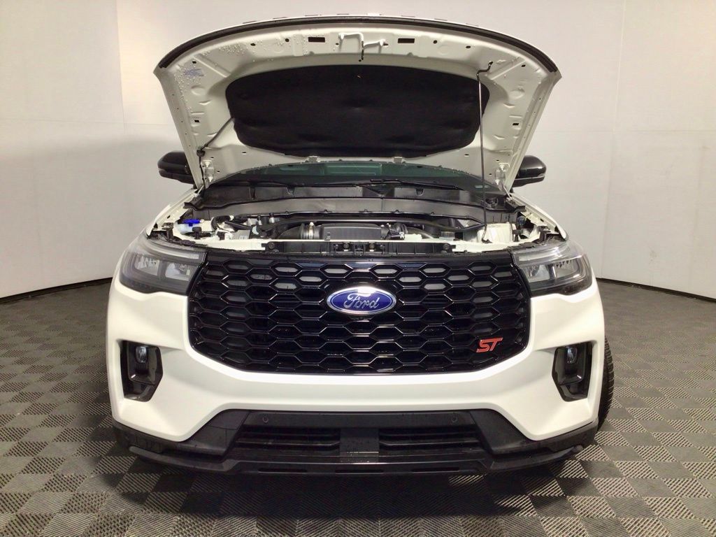 2026 Ford Explorer ST - Photo 6