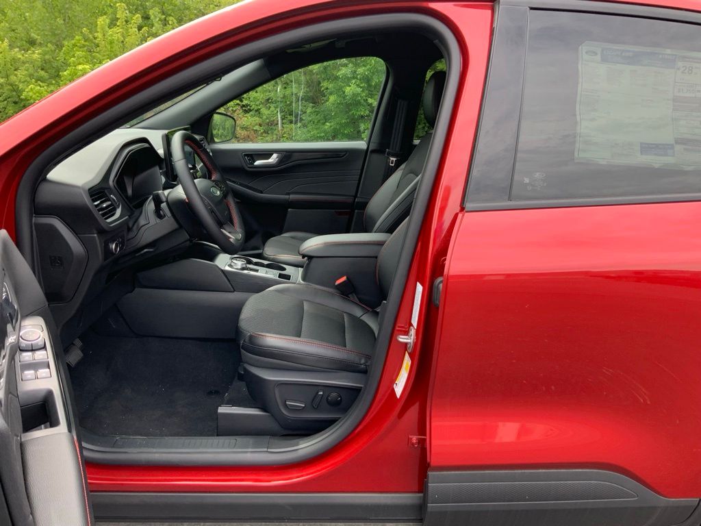 2026 Ford Escape ST-Line - Photo 16
