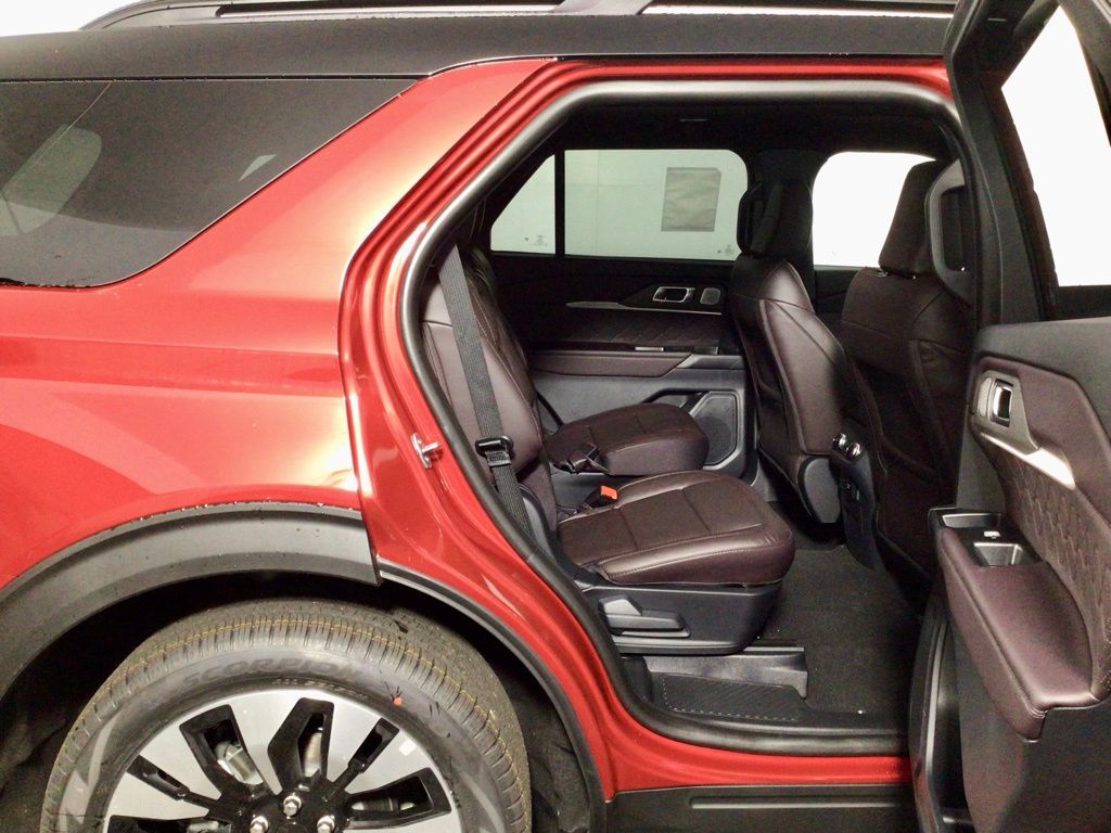 2026 Ford Explorer Platinum - Photo 35